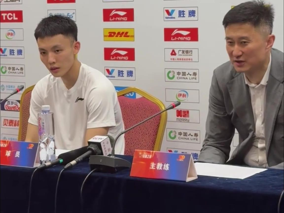 這是能說的嗎徐杰：杜指導(dǎo)賽前說了，這場球就是打架和摔跤！