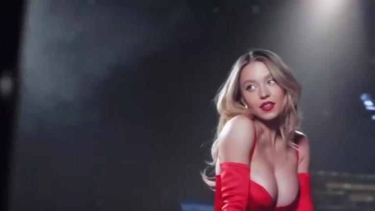 此前觀戰(zhàn)紐約德比！賣含洗澡水肥皂的悉尼妹太清楚自身優(yōu)勢(shì)了