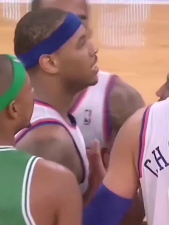 社會瓜！當(dāng)年安東尼與加內(nèi)特發(fā)生沖突，賽后瓜哥帶人堵綠軍大巴