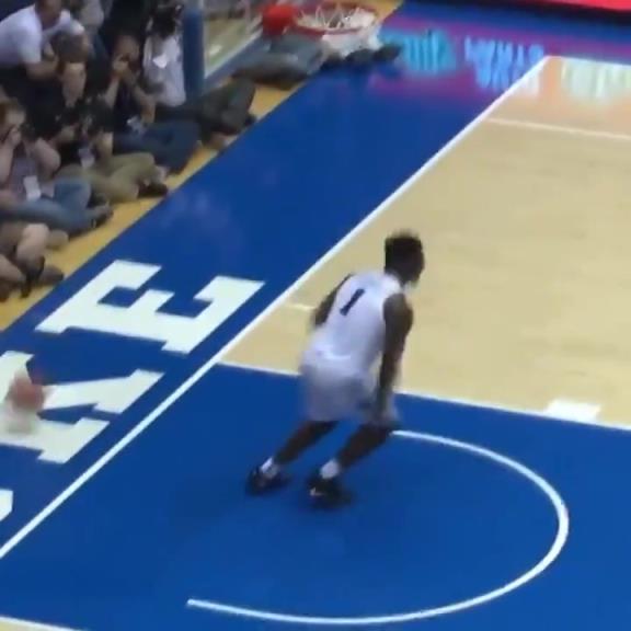 真的很炸裂！錫安大學(xué)時(shí)的球風(fēng)是真勁爆啊