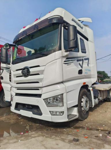 二手單驅J7牽引車