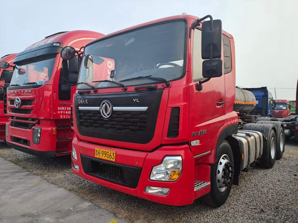 東風天龍VL平頂牽引車